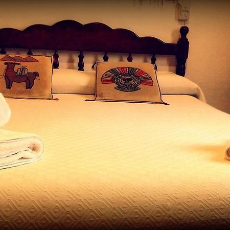 Hostal Yatasto Salta Buitenkant foto