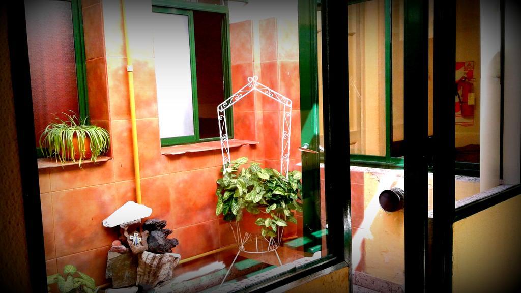 Hostal Yatasto Salta Buitenkant foto