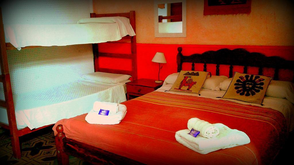 Hostal Yatasto Salta Buitenkant foto