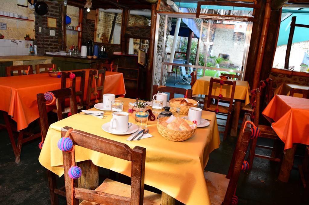 Hostal Yatasto Salta Buitenkant foto